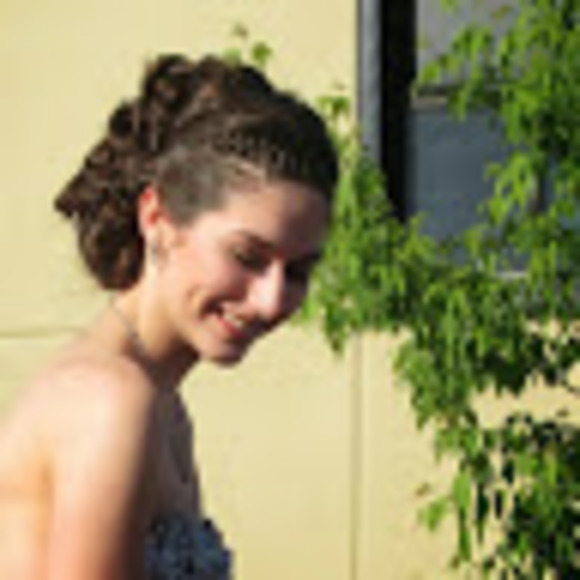 Meet your Posher, Alison - Picture 1 of 1